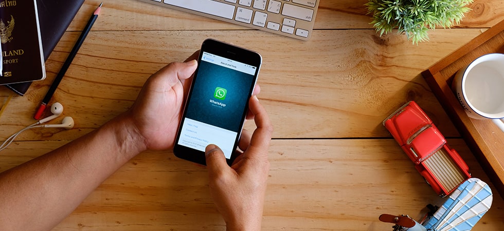 Use picture in picture mode in whatsapp
