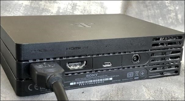 PSVR first connect HDMI cable