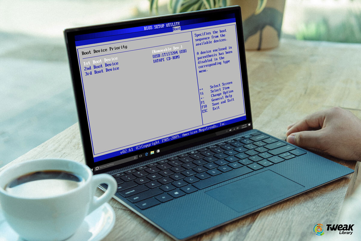 BIOS-screen-on-a-laptop-with-boot-sequence