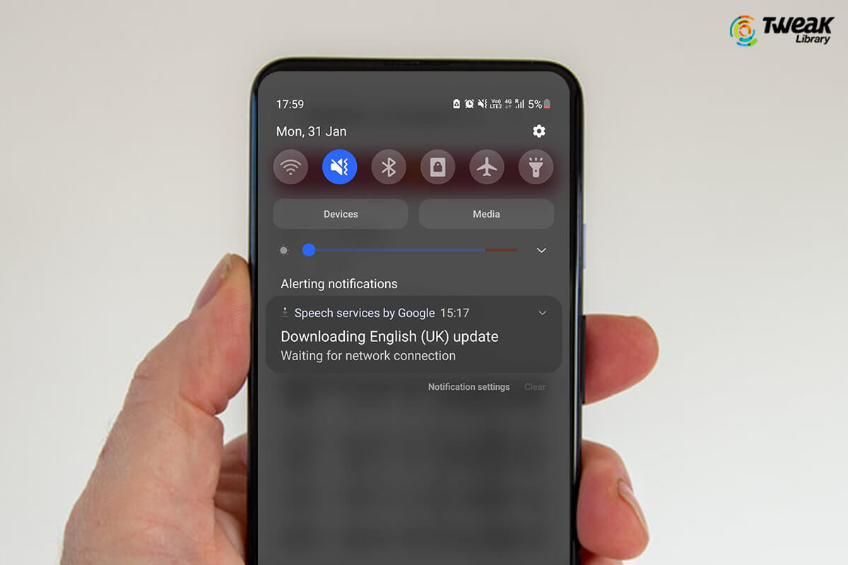 How to fix the Speech Services Waiting for network connection notification